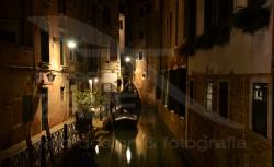 Fantasma solitario sul ponte