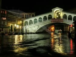 L'ultimo vaporetto - Ponte di Rialto di notte