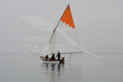 Vela al terzo nella nebbia