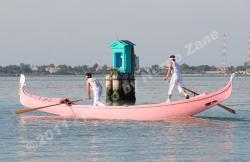 Regata di gondole a due remi